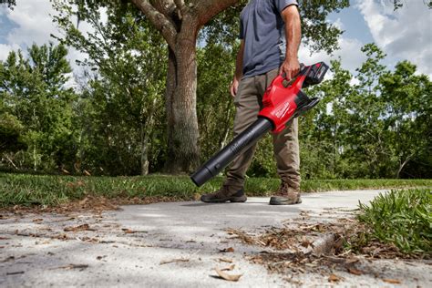 New Milwaukee M18 Fuel Dual Battery Blower Toolcurve