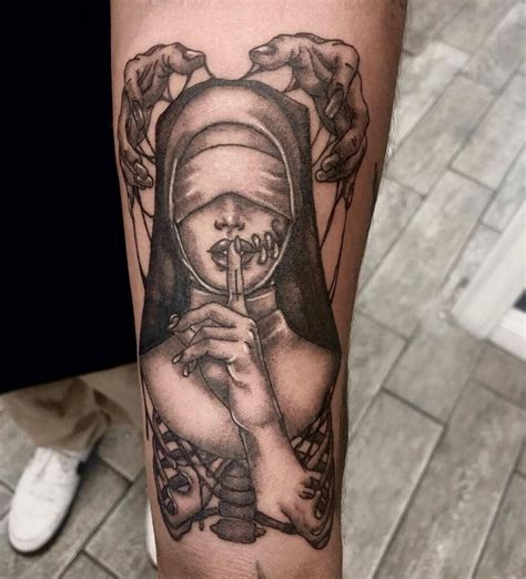 8 Unique Nun Tattoo Designs