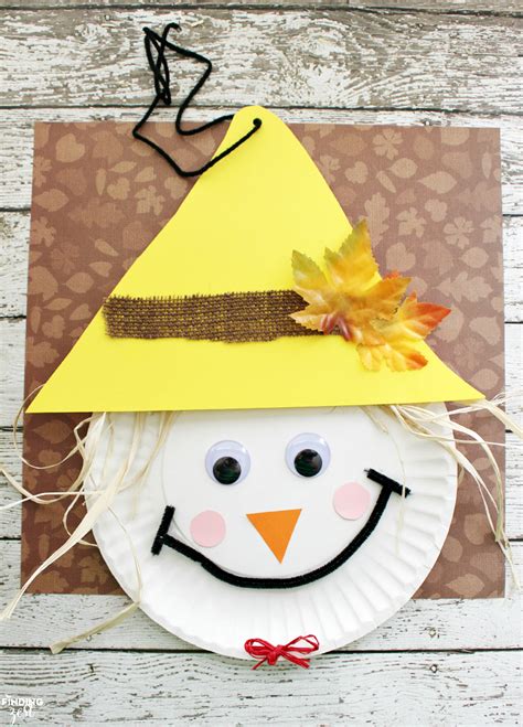 Over 23 Adorable And Easy Fall Crafts That Preschoolers Can Make