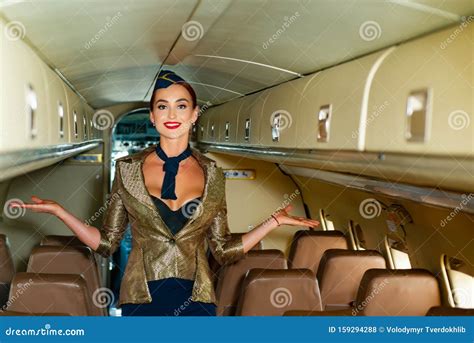 7 Ways to Become a Part-Time Air Stewardess