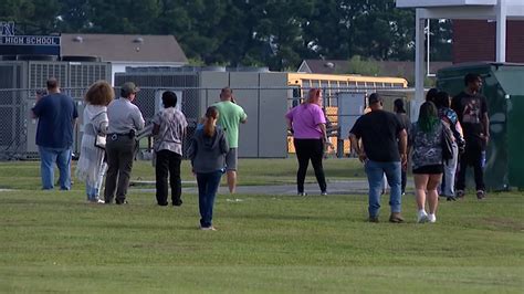 Pelea En Escuela Northside High School En Jacksonville Deja Un Estudiante Muerto Y 2 Heridos