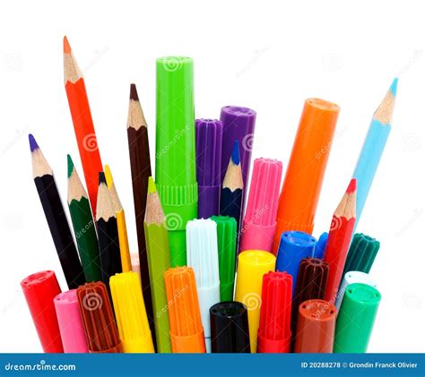 Pencil vs Markers: Which is Best for Artistic Expression