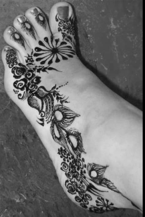 Pin By Haleigh Klein On B W Feet Tattoo Henna Tattoo Designs