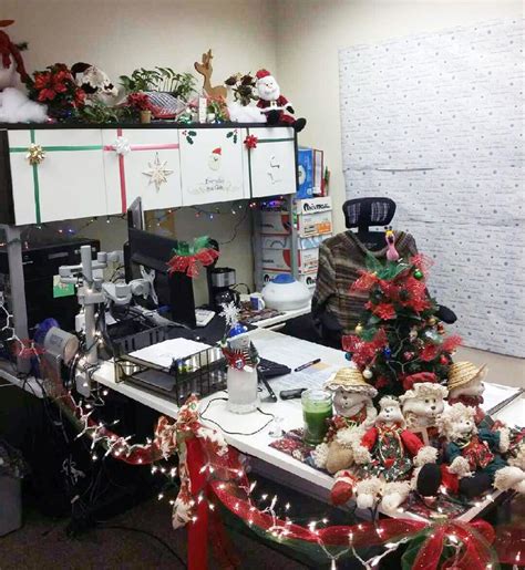 Pin By Officesource Office Furniture On Cubicle Holiday Decorating