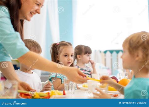 Preschoolers Kids Having Lunch Stock Photo Image Of Group Canteen