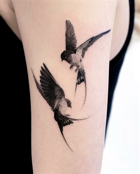 Realistic Swallow Tattoo Schwalbe Tattoo Tattoo Ideen Ideen