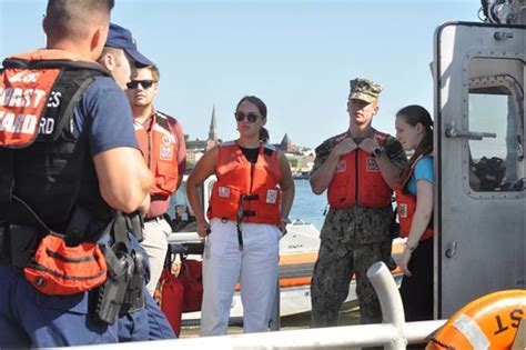 Research Interns Receive Crash Course In Coast Guard Missions Amp Gt United States Coast Guard Amp Gt My