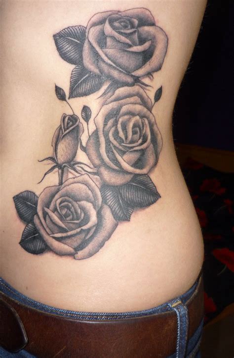 7 Lovely Rose Tattoo Designs for Women