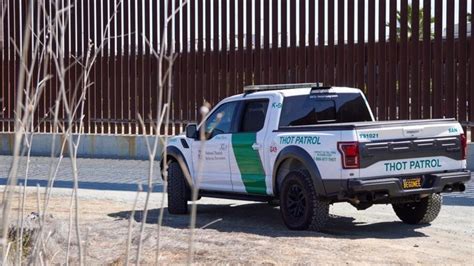 San Diego Man Says Look Alike Border Patrol Truck Is Legal Cbs8 Com