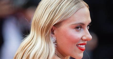 Scarlett Johansson Reveals Stunning New Tattoo Tattoo News