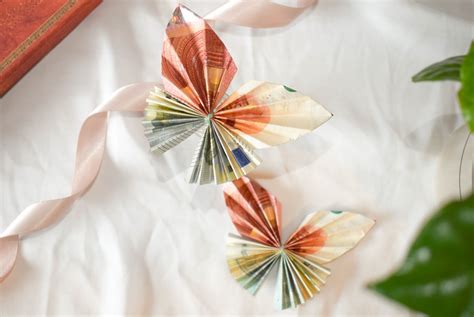 Schmetterling Aus Einem Geldschein Falten Origami Mit Geldscheinen