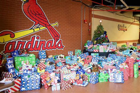 Share The Love This Season 15 St Louis Gift Drives That Need Your