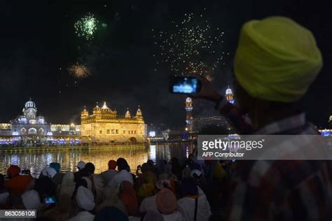 Sikh Celebrate Bandi Chhor Divas Devotees Throng Golden Temple For Holy Dip Watch