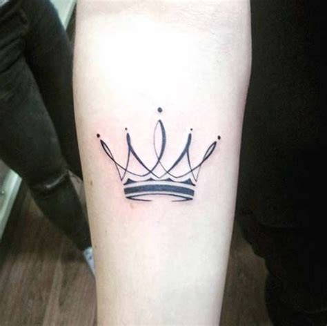 5 Simple Crown Tattoo Designs