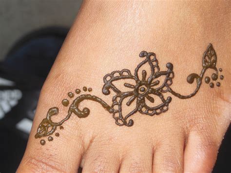 Simple Henna Foot Tattoo Designs