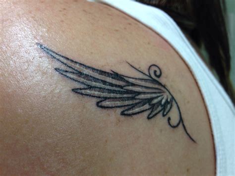 7 Simple Wing Tattoo Designs to Inspire You