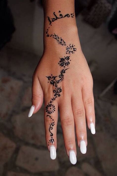 Simple Yet Beautiful Hand Design Hand And Finger Tattoos Hand