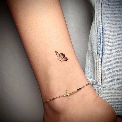 8 Small Female Tattoo Designs You'll Love