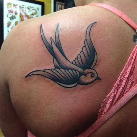 7 Sparrow Tattoo Designs with Unique Meanings