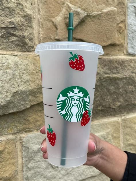 Starbucks Introduces Coffee Cup with Straw Innovation