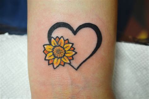 7 Sunflower Heart Tattoo Designs to Inspire