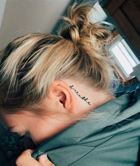 5 Tattoo Designs Behind the Ear