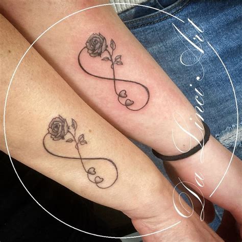 Tattoo Ranke 20 Tolle Designideen Mit Rosenranke F R Damen Zenideen Black And White Flower