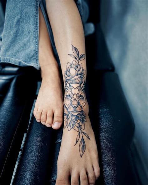 This Tattoo Is Unique For Women Women S Legs Can Be Painted In The