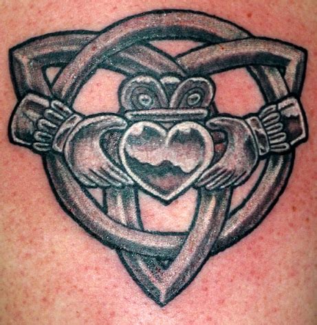 Top 9 Prettiest Claddagh Tattoo Designs Styles At Life