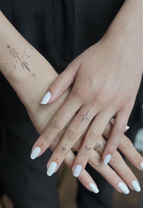 7 Dainty Girly Finger Tattoos