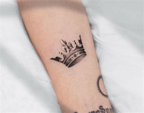 Unique King Crown Tattoo Designs For Royalty Lovers