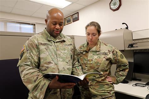 7 In-Demand US Army Reserve Officer Jobs