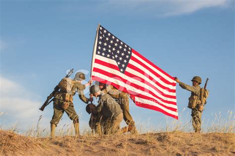 Us Soldiers With Flag-4