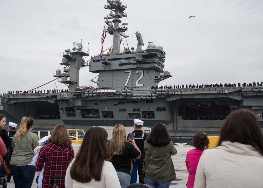 5 Updates on USS Abraham Lincoln Next Deployment