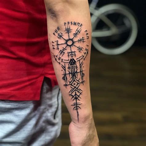 7 Unique Vegvisir Tattoo Designs for Courageous Souls