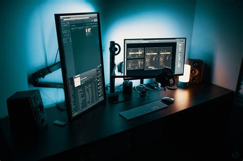 7 Ways to Use a Vertical Computer Monitor