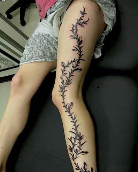 10 Dazzling Vine Leg Tattoo Designs