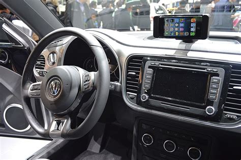 Volkswagen Debuts Ibeetle With Iphone Integration And Special Badging