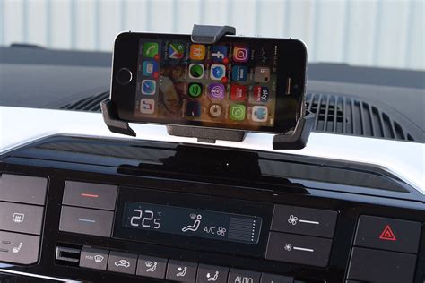 5 Best Phone Holders for Volkswagen Up