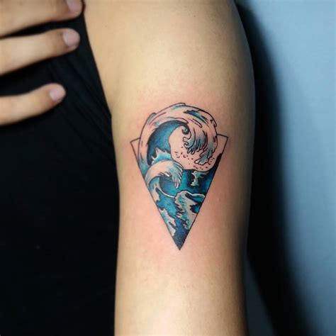 7 Unique Wave Design Tattoos to Inspire Your Next Ink