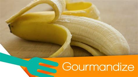 What Is The Right Way To Peel Eat A Banana