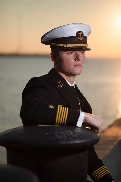 Which Uniform Should You Wear To Your Midshipman Photography Session Kellyeskelsenphotography