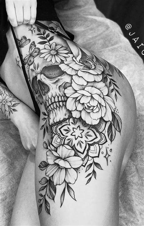 Women S Hip Tattoo