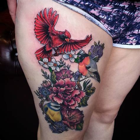 7 Stunning Thigh Tattoo Designs for Women