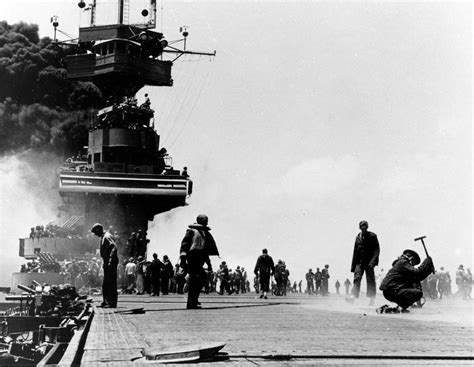 World War Ii Uss Yorktown Black And White Stock Photos Images Alamy