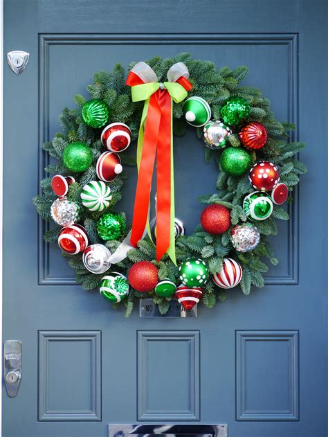 5 Ways to Decorate Your Door with a Wreath